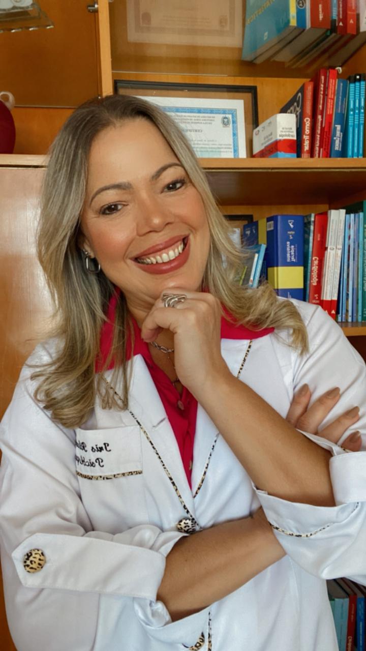 Foto da psicóloga Íris Ribeiro